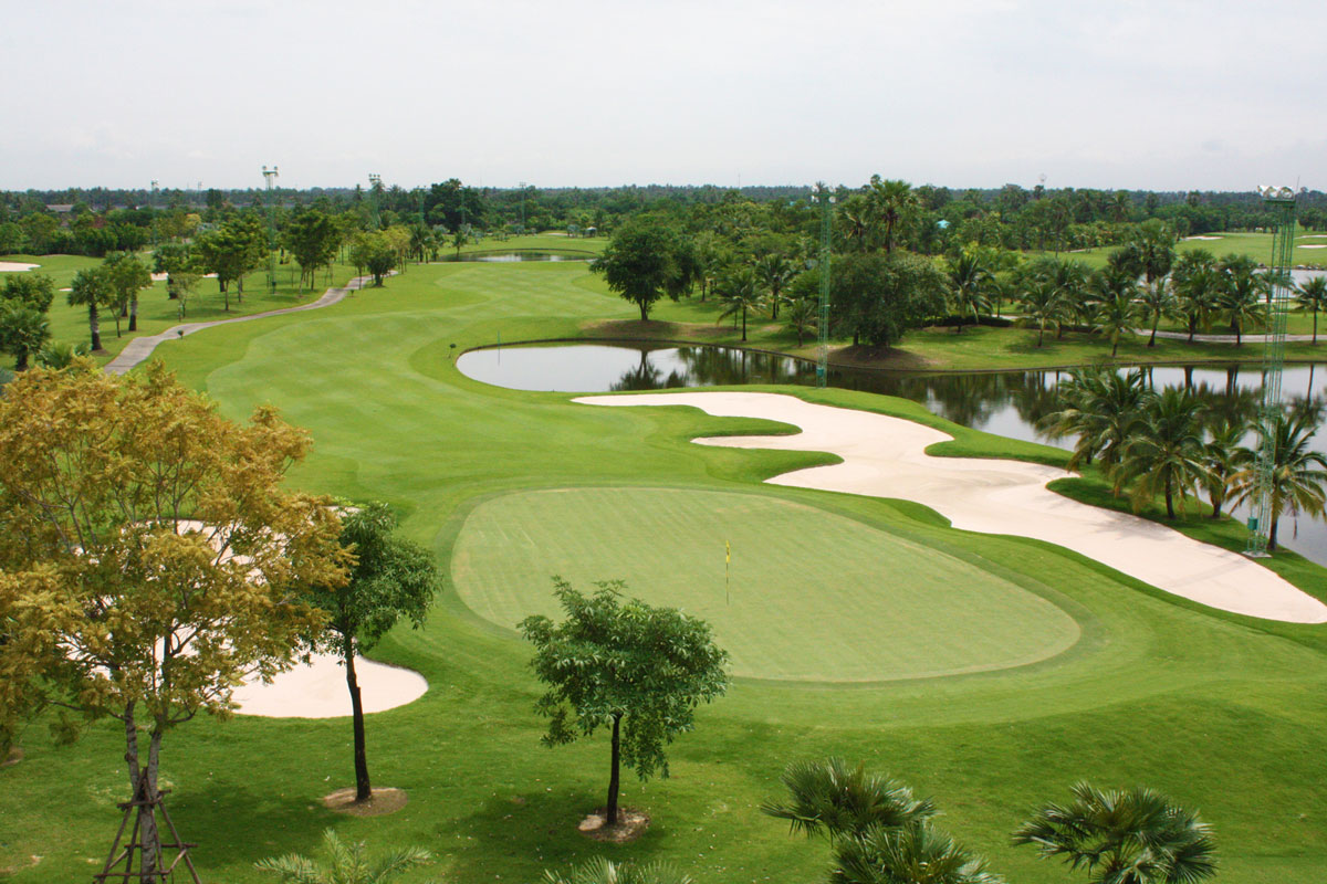 Suwan Golf and Country Club Green 01