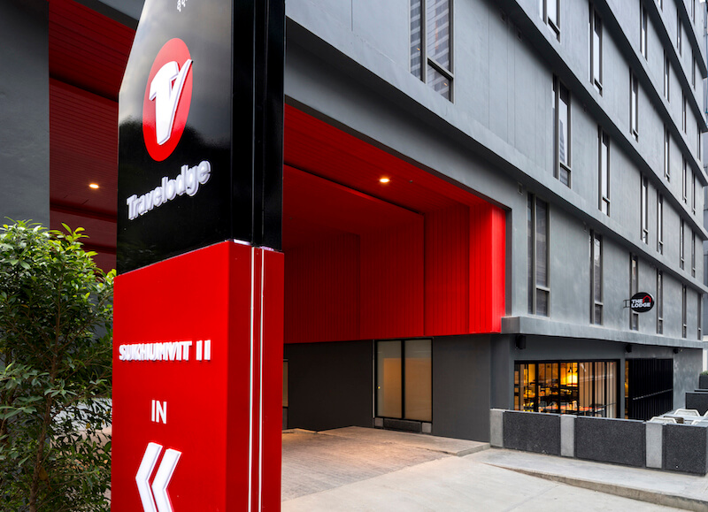 Travelodge Sukhumvit 11 Entrance
