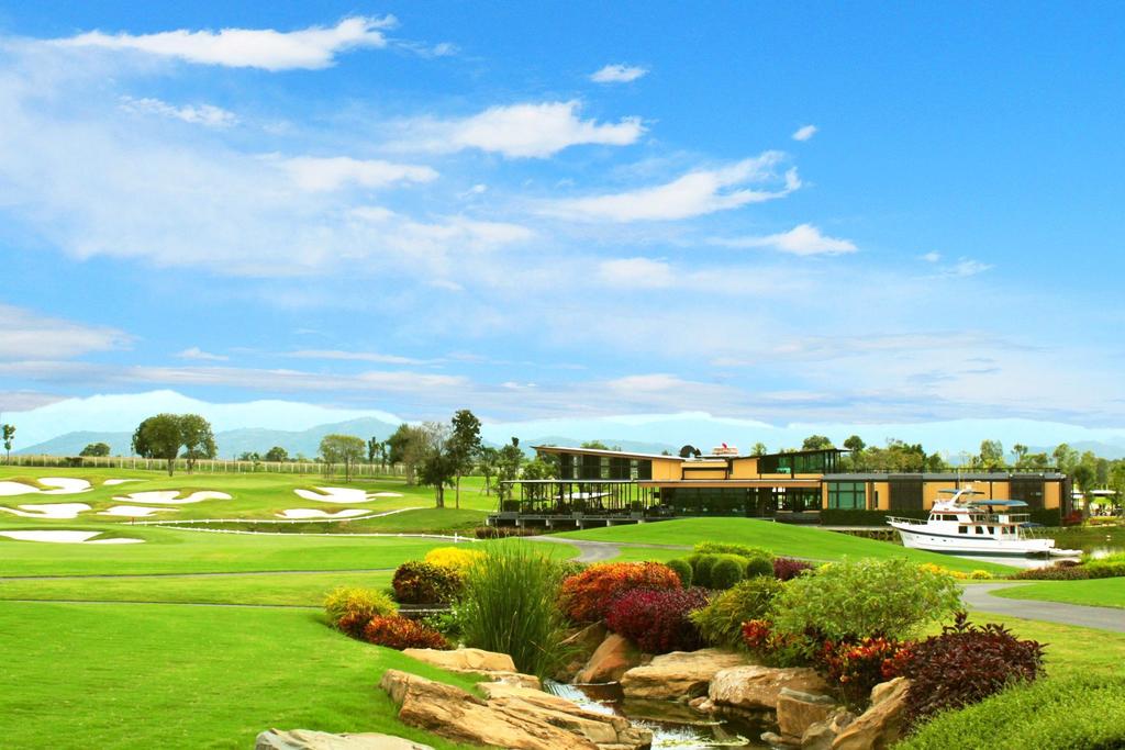 rancho charnvee country club