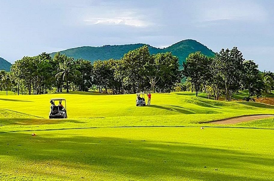 MajesticCreekGolfClub golf8 3596ae0e39